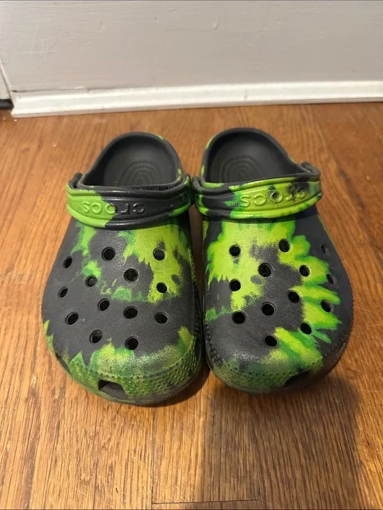CROCS Kids Black & Neon Green Tie-Dye Clogs
