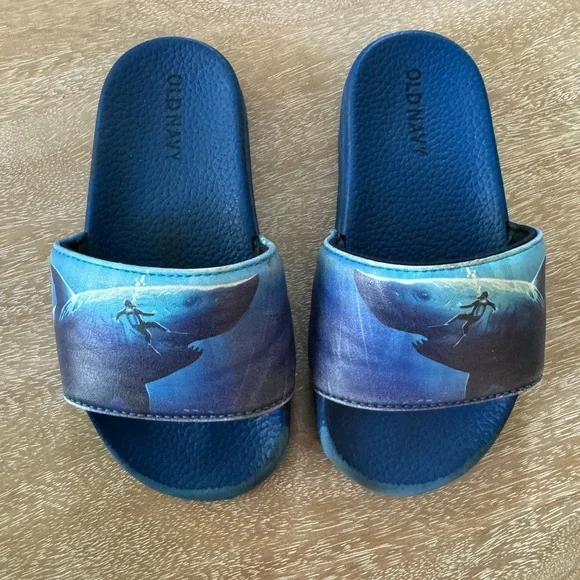 Old Navy shark slide sandals, kids, size 10/11
