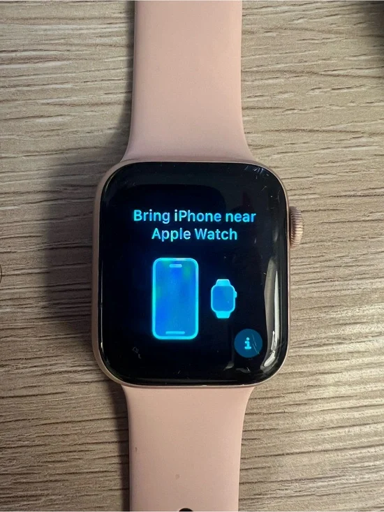 Apple Watch Series 4 40mm with Pink Sport Band