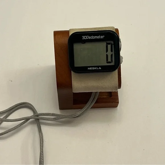 NESKLA 3D Pedometer for‎ Walking, Simple Step Counter with Assorted Colors