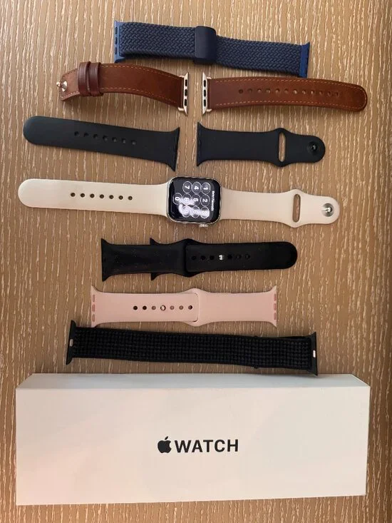 Apple Watch Gen 2 40MM GPS Starlight + Bands