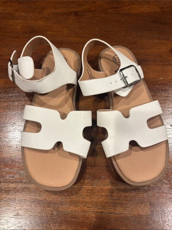 Art Class Girls White Cutout Strap Sandals size 13
