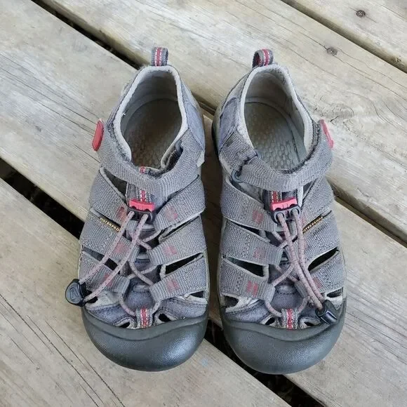 Keen Youth Newport H2 Gray Red Nylon Washable Water Sandal Big‎ Kids 2