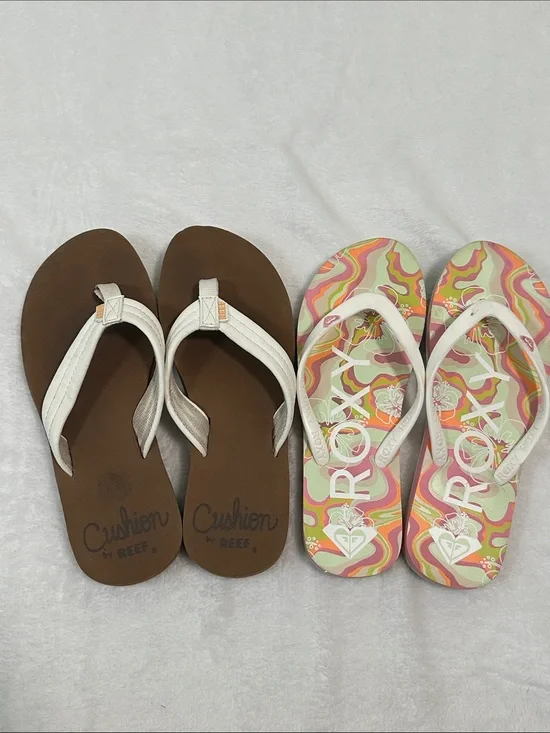 🎾 Bundle of 2 Girls Flip Flops