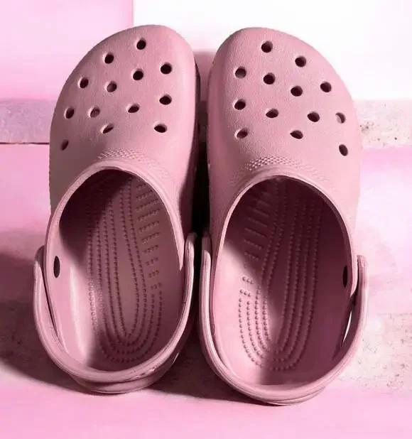 Crocs Classic Clog Slip-on Sandals in hydrangea Size J2
