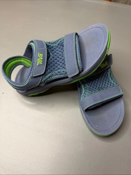 Kid’s Teva Navy and Bright Green Hook-and-Loop Sandals. Size: 2.