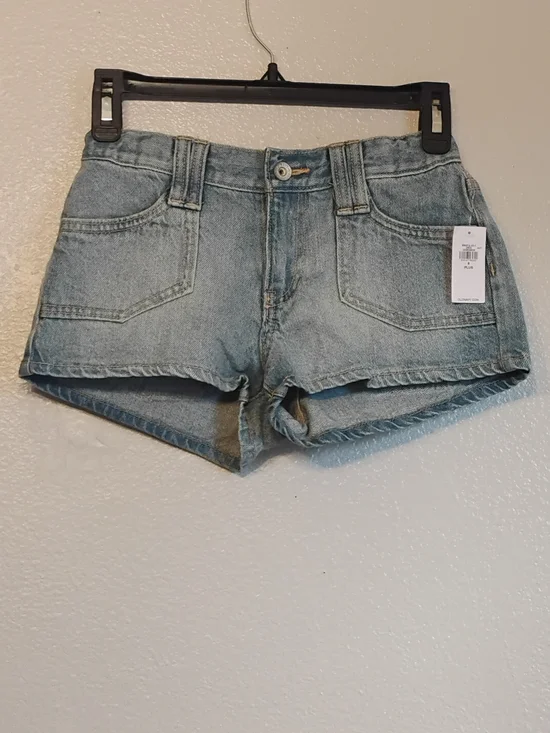 NWT Old Navy Girls Denim Shorts Size 8 Plus Light Wash Low Rise Patch Pockets