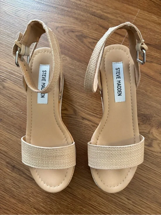 Steve Madden Women's Beige wedge Woven Strap Sandals