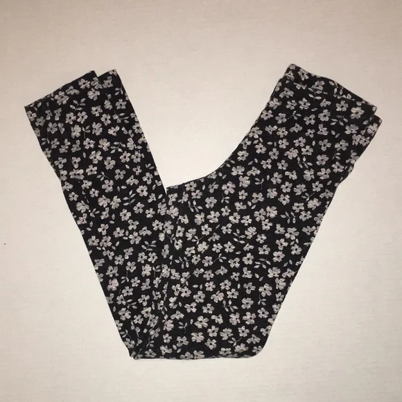 NWOT Old Navy Black Floral Leggings