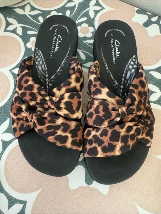 Clarks Women’s Leopard Print Knot Slide Sandals - Black & Brown