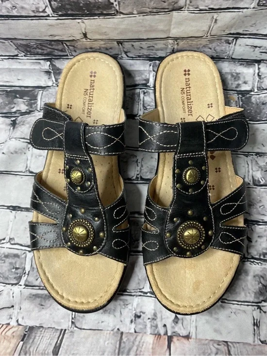 Naturalizer Journie N5 Comfort Sandal Womens Size 9M Black Brass Gromets Detail