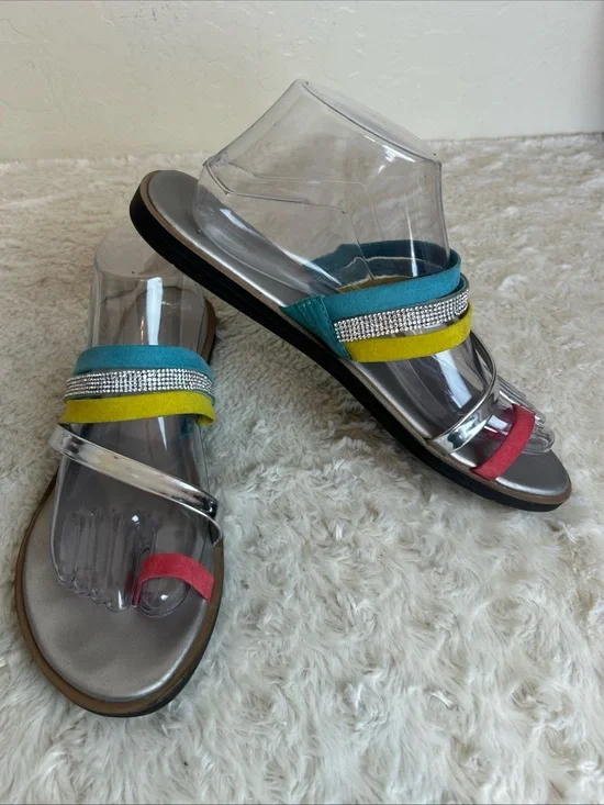 KENNETH COLE REACTION Silver Spring Toe-Loop Jewel Flat Sandals SZ 11