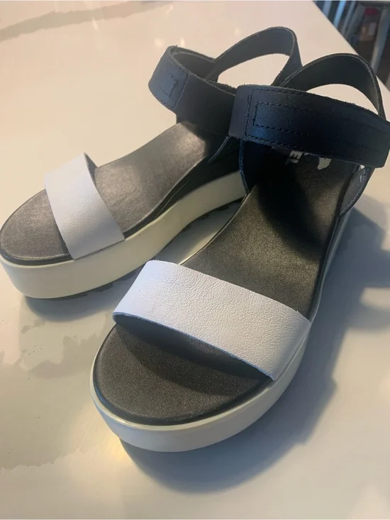Sorel Women’s  Black and White Platform Sandals