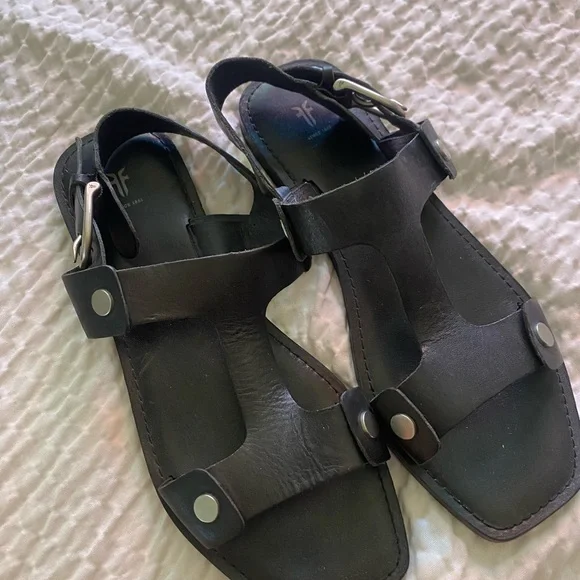 Frye Felix Black Leather Women's T-Strap Sandals size 9.5