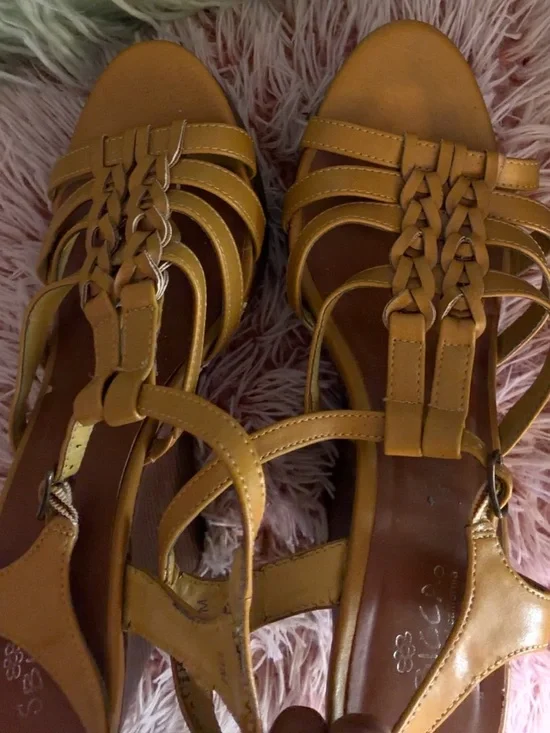 Women’s Strappy Tan Sandals