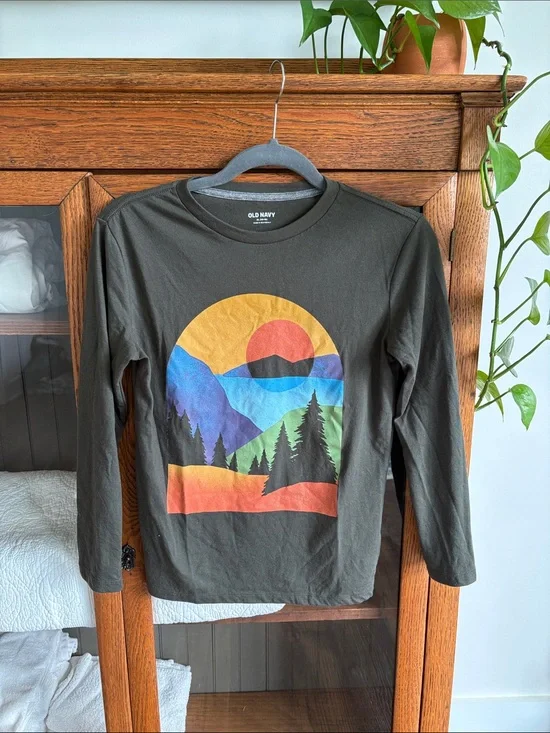 Old Navy Olive Green Long Sleeve Tee with Sunset Landscape Graphic
