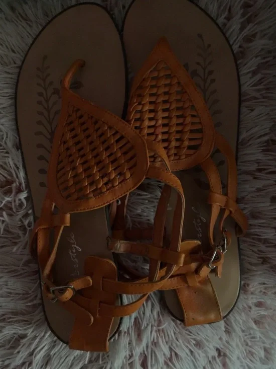 Women’s Tan Woven Leather Sandals - Chic Strappy Flat