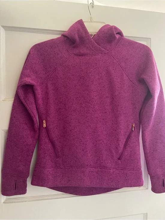 Old Navy Active girl’s hoodie with Zip pockets