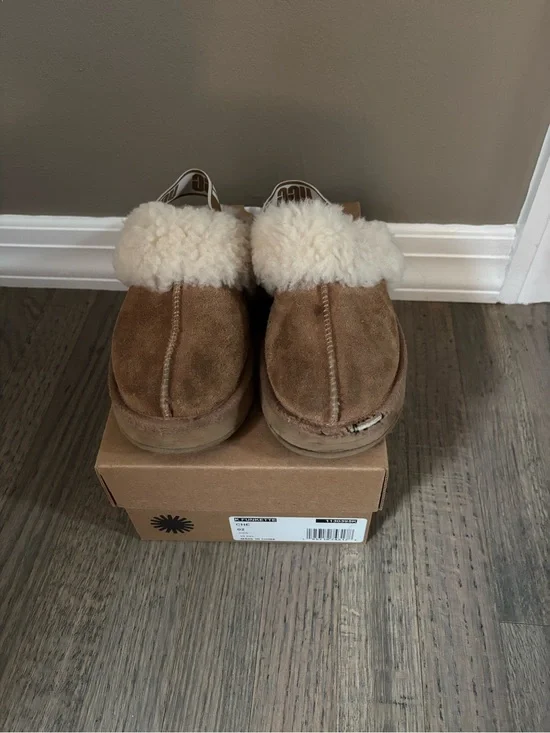 UGG Funkette sling back kids size 2