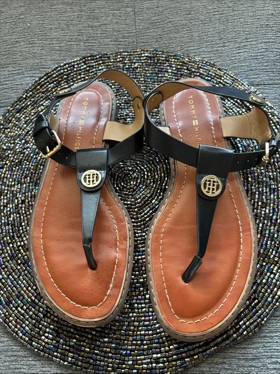 Tommy Hilfiger Bennia Thong Sandals