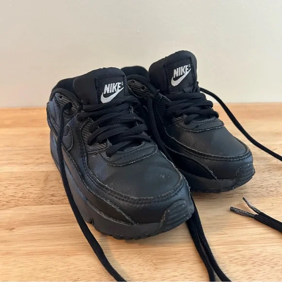 Nike Air Max 90 Easy‎ On Shoes Youth 10C Black Leather CD 6868-001 Sneakers Kids
