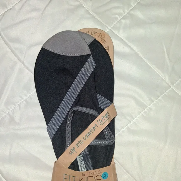 FitKicks Slip-On Ballet Flat in Black and Gray