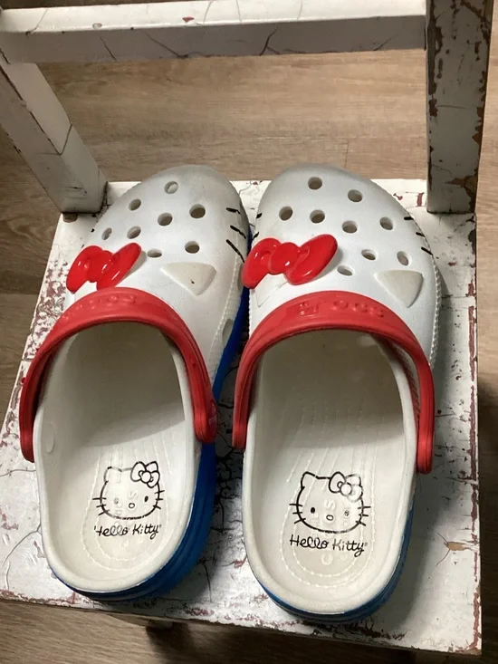 Hello Kitty x Crocs I Am Classic Clog White Red & Blue Kids Slip-On Clog Sz 13