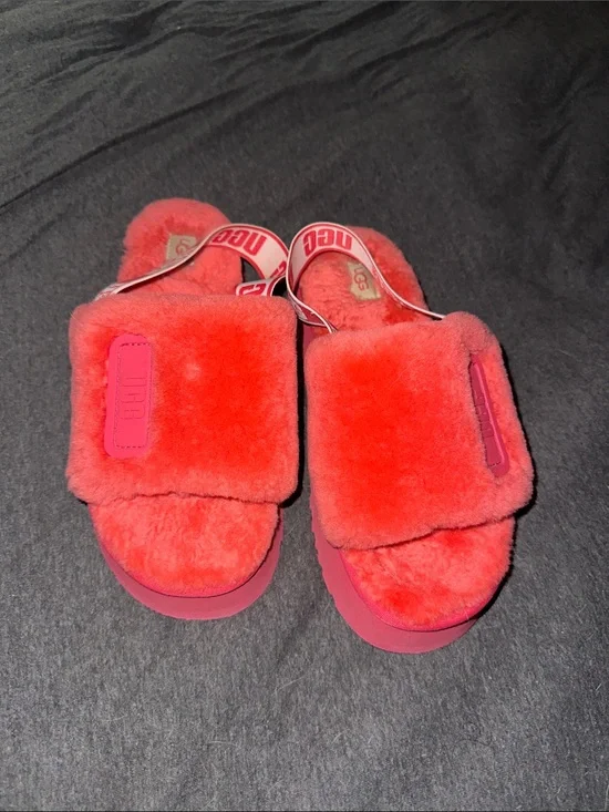 UGG Kids Fluff Slide Sandal - Vibrant Coral