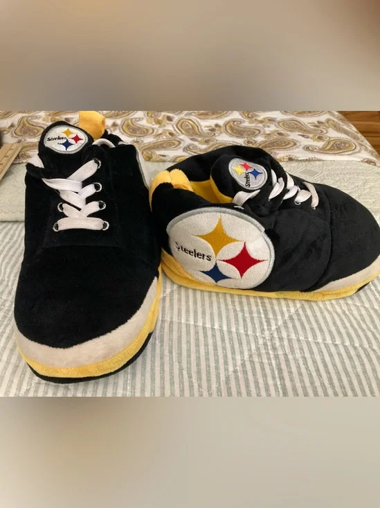 FOCO NFL PITTSBURGH STEELERS Plush Hightop Sneaker Slippers Kids M/L 9-10