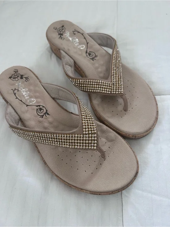 New Michelle D Sz8 Gold Rhinestone Thong Flip Flops with Cork Sides