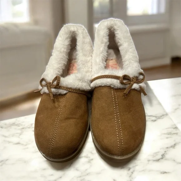Jellypop Tan Faux Suede Fur-Lined Moccasin Slippers Girls size 11 1/2