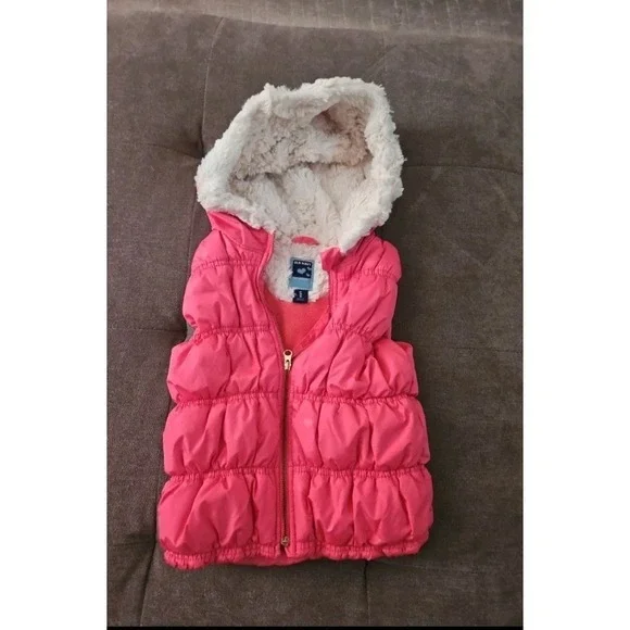 Old Navy Girls Pink Puffer Vest Size 3T Faux Fur Hooded Zip Winter