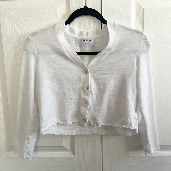 5 for $25! Old Navy Classic White Cropped Cardigan