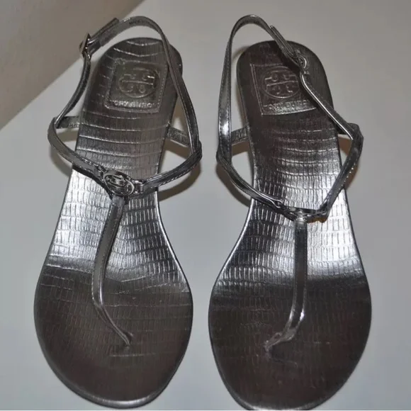 Tory Burch Metallic Silver Leather Logo Low Heel Sandals Shoe Sz 7.5 Ankle Strap