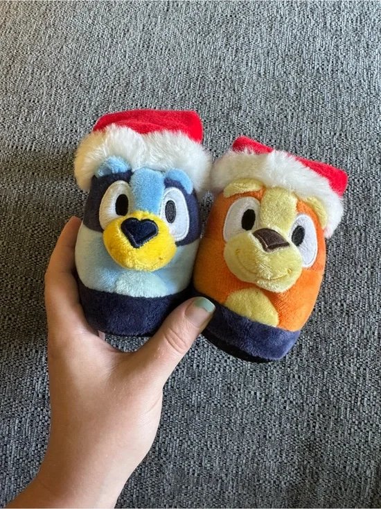 Bluey toddler christmas slippers size 5/6 NWOT
