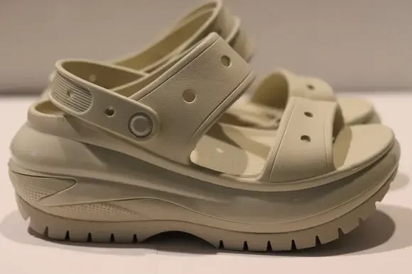 Crocs Mega Crush Sandal Sz 9