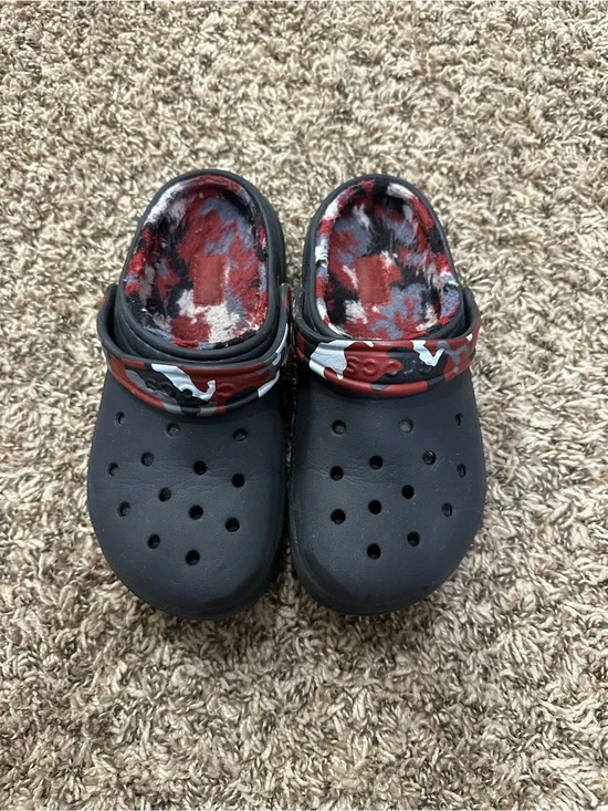 Kids Black Clog Shoes lined with Red Camo Lining