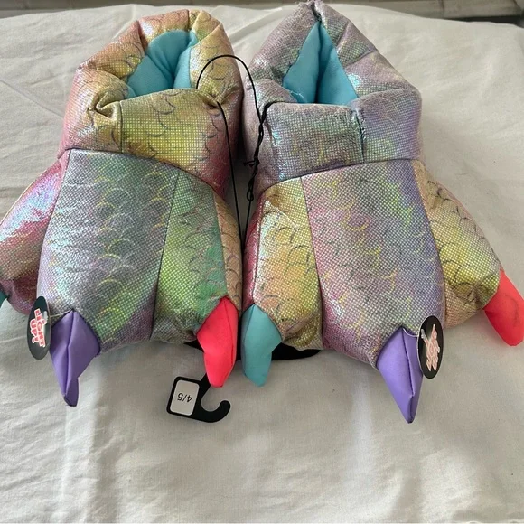 NWT Light-Up Mermaid Monster Claw Slippers-Big Girl Size 4/5