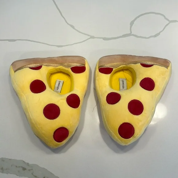 J crew crewcuts pepperoni pizza slippers toddler size k9 yellow  red 🍕