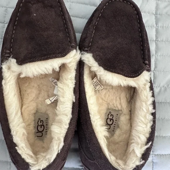 UGG Unisex-Child Ascot Slipper
