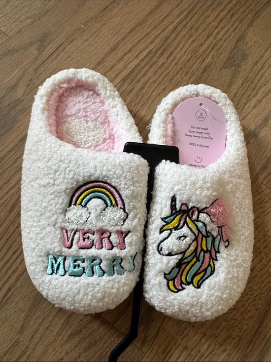Kids Cozy Unicorn & Rainbow Slippers - White/Pink