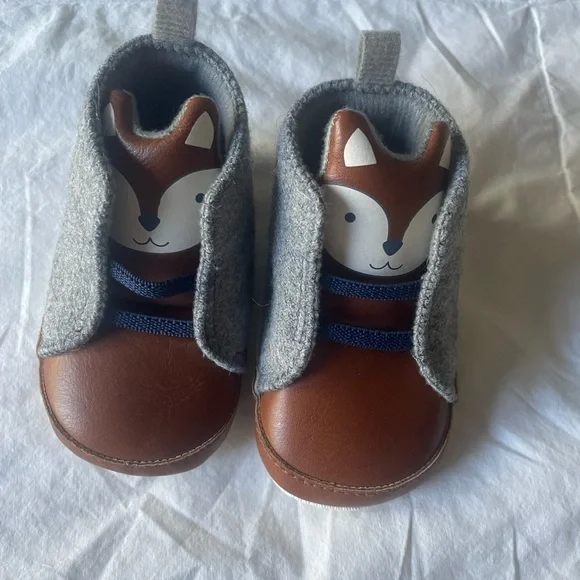EUC - Carter’s Baby Shoes - Brown & Gray w/Fox Design - 3-6 Mos