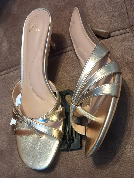Time And Tru Metallic Gold Women’s Slide Kitten Heel Sandals - Size 9