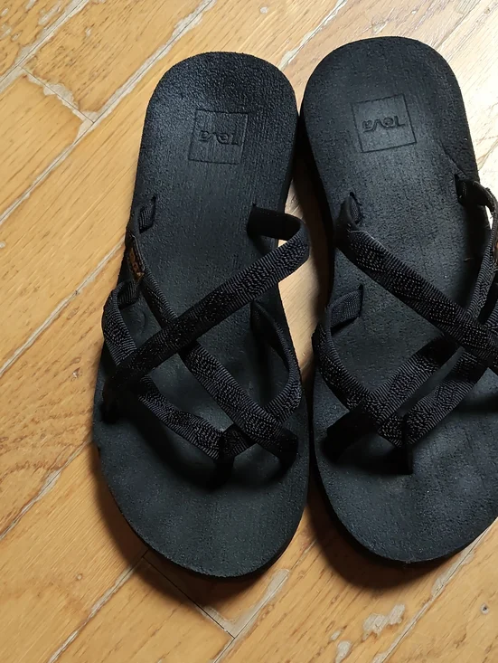 Teva Olowahu Strappy Sandals 7