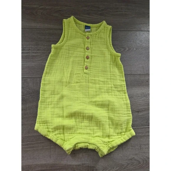Old navy baby boy romper 18-24 mos‎