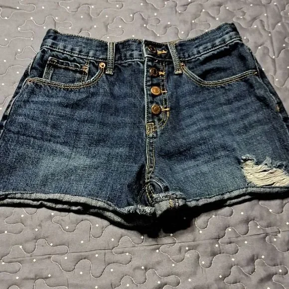 Old Navy button fly jean shorts size 10