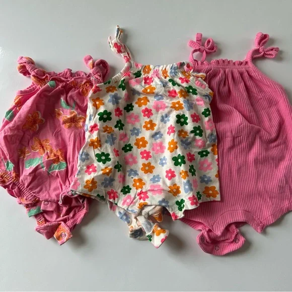 Three Old Navy Bubble Rompers Girls 0-3 months Pink Floral Ribbed Summer