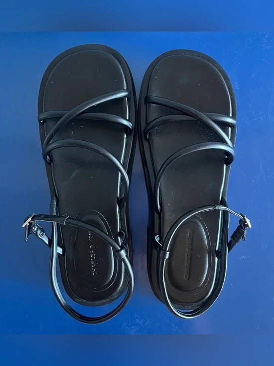 Charles & Keith platform sandals featuring slender tubular straps size 8.5 (39)
