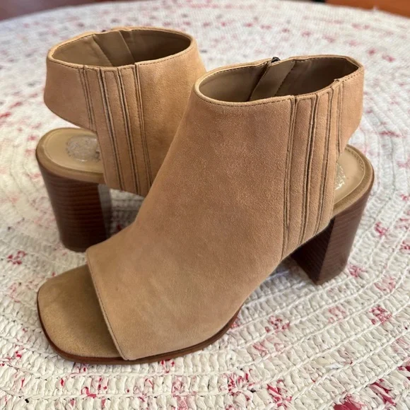 Vince Camuto VV-Kensli Open Toe Square Toed Bootie Size 7 EUR 37.5 Suede Leather