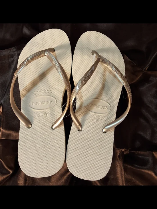 Havaianas Top Flip Flops White Metallic Silver NWT Size US 7/8